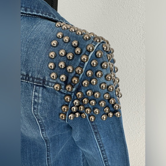 BLUE REVIVAL DENIM BLUE JACKET SO BEAUTIFUL AND PERFECT FOR ANY OCASIÓN. - Picture 8 of 11